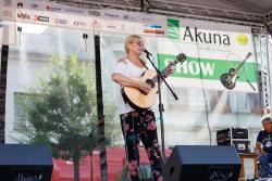 AKUNA SHOW - VĚRA MARTINOVÁ